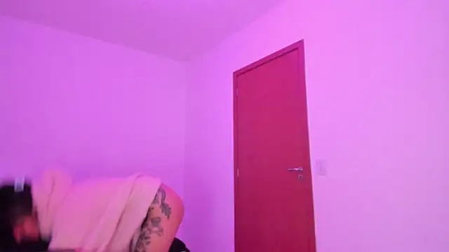 Snapshot of ggor4w33 chatting on 10/19/25, 05:19 ggor4w33 online show from 10/19/25, 05:19