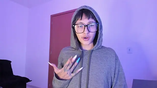 Snapshot of ggor4w33 chatting on 10/21/25, 09:04 ggor4w33 online show from 10/21/25, 09:04