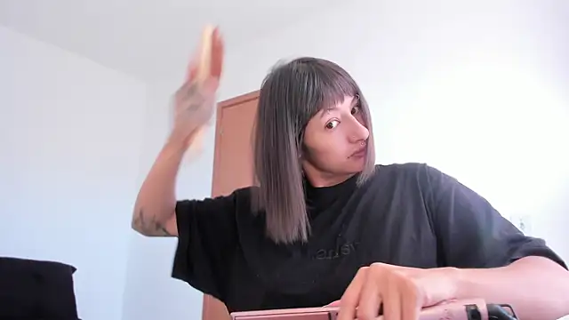 Snapshot of ggor4w33 chatting on 10/22/25, 10:15 ggor4w33 online show from 10/22/25, 10:15