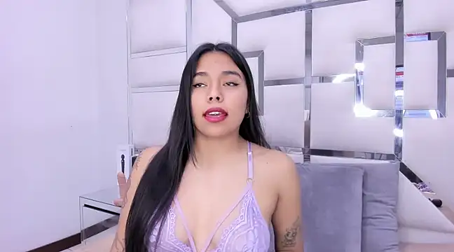 ZoeWan69 online show from 02/03/25, 06:39