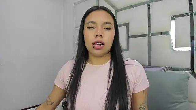 ZoeWan69 online show from 03/19/26, 11:36