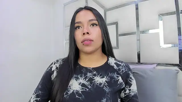 ZoeWan69 online show from 04/07/26, 02:06