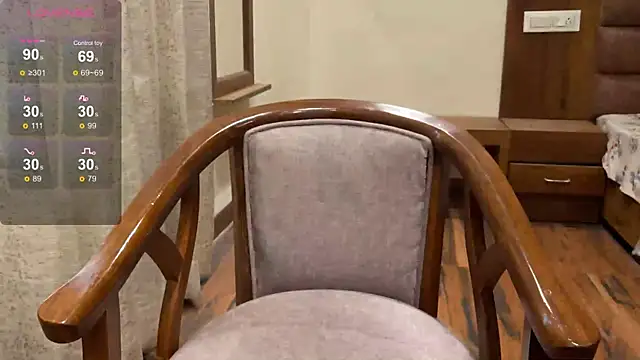 Snapshot of Alisaa-1 chatting on 02/23/25, 11:44 Alisaa-1 online show from 02/23/25, 11:44