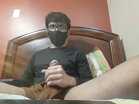 Snapshot of kk77102 chatting on 04/05/26, 01:30 kk77102 online show from 04/05/26, 01:30