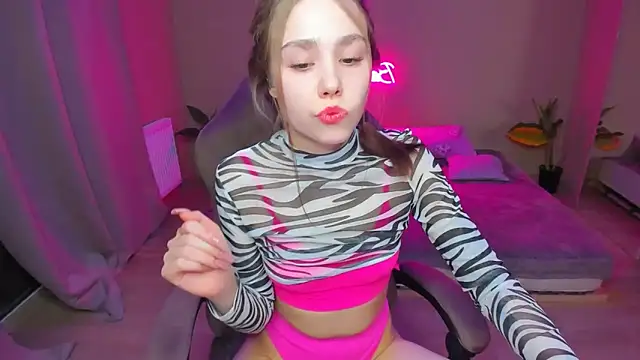 Snapshot of YourMegan chatting on 03/01/25, 02:48 YourMegan online show from 03/01/25, 02:48