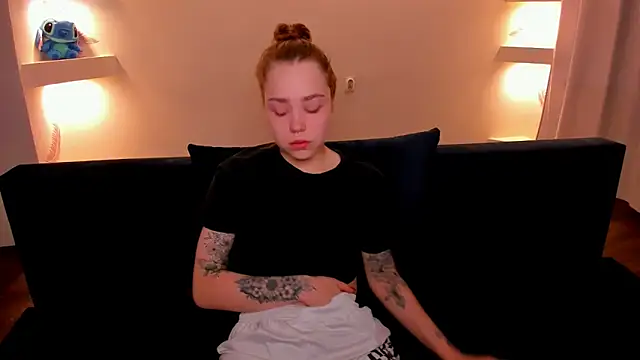 Snapshot of YourMegan chatting on 10/20/25, 07:58 YourMegan online show from 10/20/25, 07:58