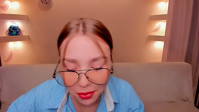 Snapshot of YourMegan chatting on 11/04/25, 07:13 YourMegan online show from 11/04/25, 07:13