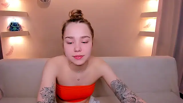 Snapshot of YourMegan chatting on 11/08/25, 08:07 YourMegan online show from 11/08/25, 08:07