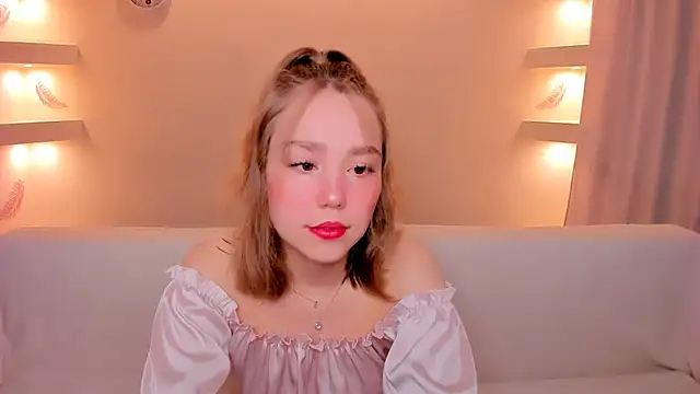 Snapshot of YourMegan chatting on 12/04/25, 07:33 YourMegan online show from 12/04/25, 07:33