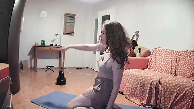 Snapshot of girliemilk chatting on 03/02/25, 09:22 girliemilk online show from 03/02/25, 09:22