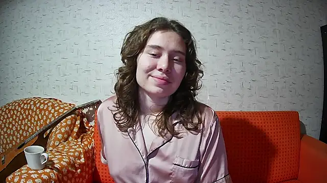 Snapshot of girliemilk chatting on 11/10/25, 10:09 girliemilk online show from 11/10/25, 10:09