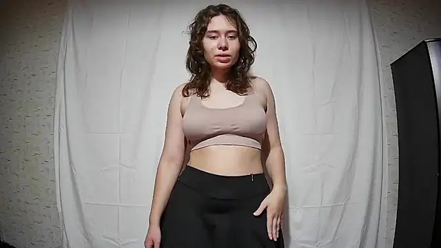 Snapshot of girliemilk chatting on 11/16/25, 10:26 girliemilk online show from 11/16/25, 10:26