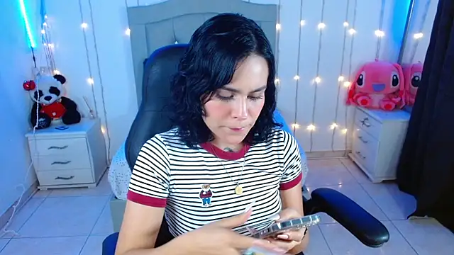 Snapshot of veronica_luar chatting on 10/12/25, 03:05 veronica luar online show from 10/12/25, 03:05