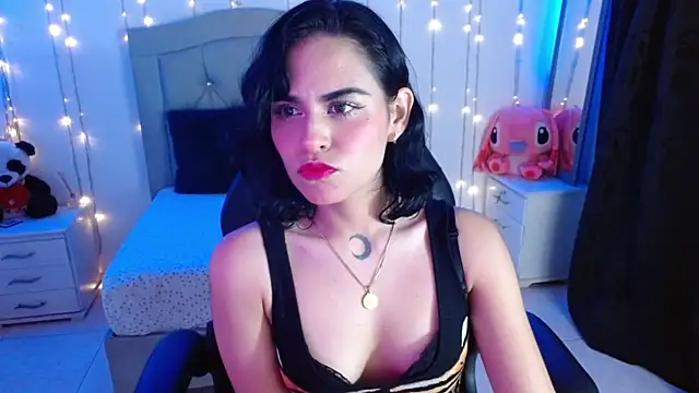 Snapshot of veronica_luar chatting on 10/15/25, 03:39 veronica luar online show from 10/15/25, 03:39