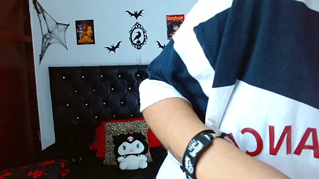 Snapshot of veronica_luar chatting on 04/13/26, 07:08 veronica luar online show from 04/13/26, 07:08