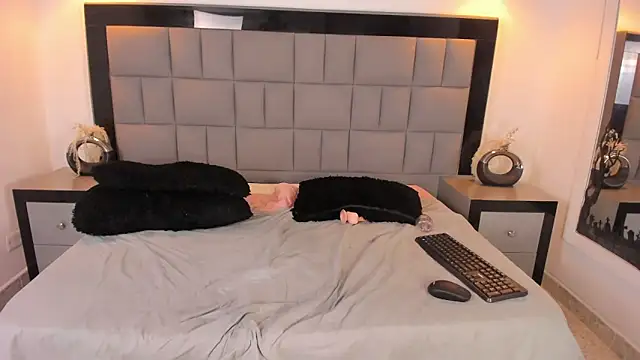 Your Lady Milf online show from 03/22/25, 04:04