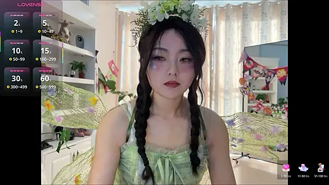 nanaliu6 online show from 10/26/25, 08:42