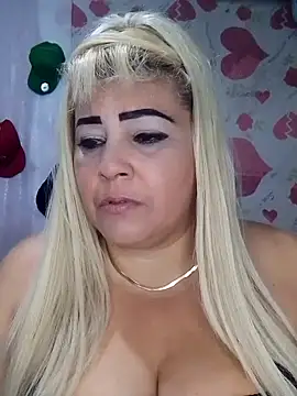 Snapshot of BonniAdams chatting on 10/29/25, 06:09 BonniAdams online show from 10/29/25, 06:09