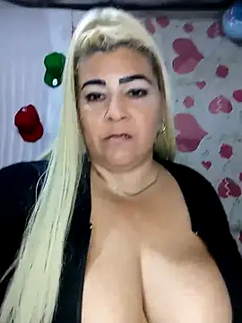 Snapshot of BonniAdams chatting on 10/30/25, 09:00 BonniAdams online show from 10/30/25, 09:00