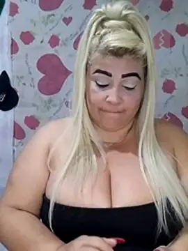 Snapshot of BonniAdams chatting on 11/27/25, 02:13 BonniAdams online show from 11/27/25, 02:13