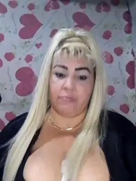 Snapshot of BonniAdams chatting on 11/27/25, 09:28 BonniAdams online show from 11/27/25, 09:28