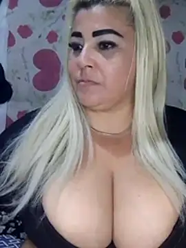 Snapshot of BonniAdams chatting on 12/05/25, 03:26 BonniAdams online show from 12/05/25, 03:26