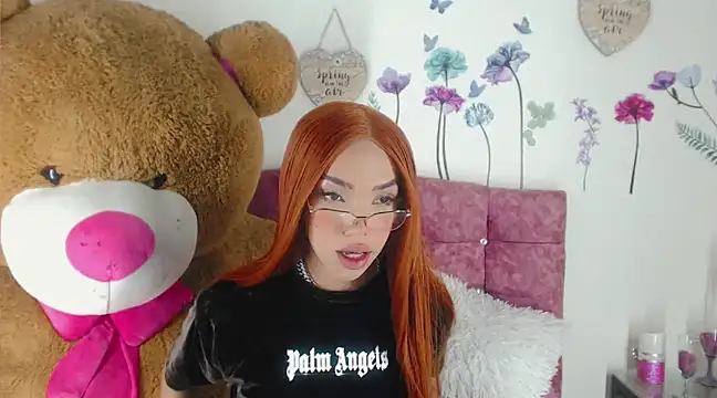 Snapshot of Khloe_Leal chatting on 02/06/25, 02:00 Khloe Leal online show from 02/06/25, 02:00