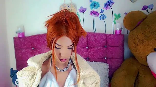 Snapshot of Khloe_Leal chatting on 03/15/25, 12:25 Khloe Leal online show from 03/15/25, 12:25