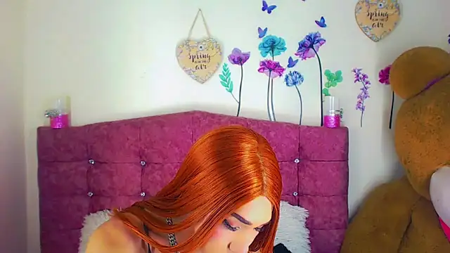 Snapshot of Khloe_Leal chatting on 03/16/25, 05:14 Khloe Leal online show from 03/16/25, 05:14