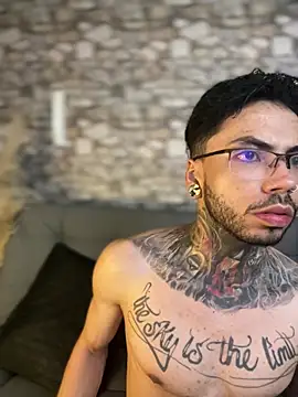 Snapshot of Walker_Thomas1 chatting on 02/24/25, 02:19 Walker Thomas1 online show from 02/24/25, 02:19