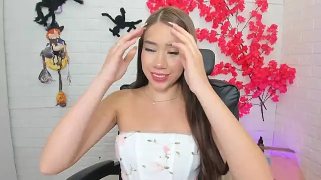 Snapshot of BarbieGirl___ chatting on 10/31/25, 05:30 BarbieGirl online show from 10/31/25, 05:30