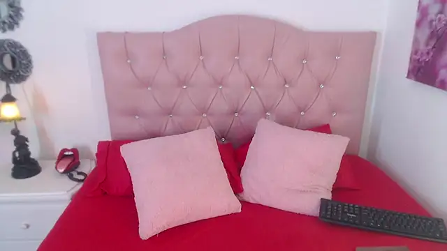 triana crimson online show from 02/09/25, 10:32