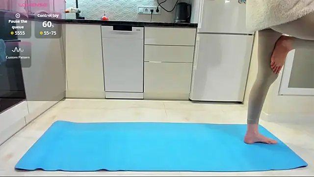 Snapshot of Katya_yoga chatting on 11/06/25, 04:02 Katya yoga online show from 11/06/25, 04:02