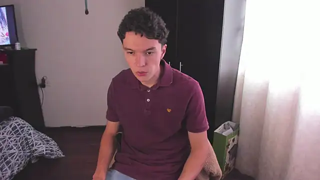 Snapshot of Mastrangelo_xxx chatting on 03/03/25, 01:53 Mastrangelo xxx online show from 03/03/25, 01:53