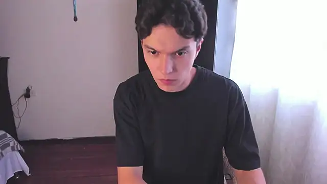 Snapshot of Mastrangelo_xxx chatting on 03/17/25, 10:17 Mastrangelo xxx online show from 03/17/25, 10:17