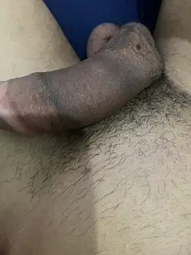 Snapshot of danielpg25 chatting on 02/16/25, 02:43 danielpg25 online show from 02/16/25, 02:43