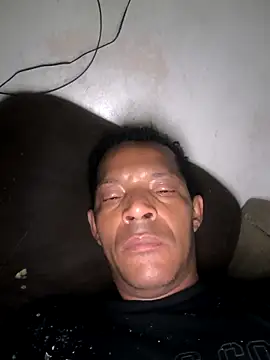 Snapshot of Renato571 chatting on 09/20/25, 10:05 Renato571 online show from 09/20/25, 10:05