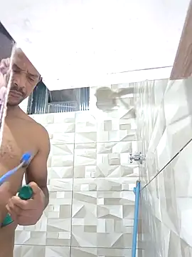 Snapshot of Renato571 chatting on 09/29/25, 02:38 Renato571 online show from 09/29/25, 02:38