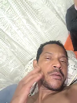 Snapshot of Renato571 chatting on 10/01/25, 10:21 Renato571 online show from 10/01/25, 10:21