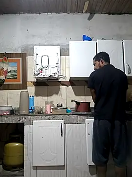 Snapshot of Renato571 chatting on 10/14/25, 10:38 Renato571 online show from 10/14/25, 10:38