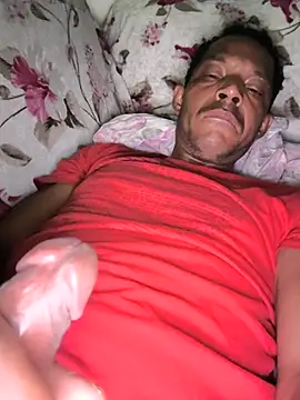 Snapshot of Renato571 chatting on 11/23/25, 12:54 Renato571 online show from 11/23/25, 12:54