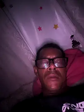 Snapshot of Renato571 chatting on 02/16/26, 04:30 Renato571 online show from 02/16/26, 04:30