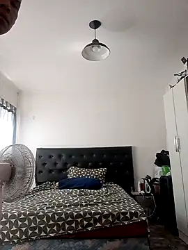 liamlara online show from 02/21/25, 02:59