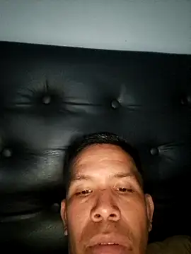 liamlara online show from 10/20/25, 12:22