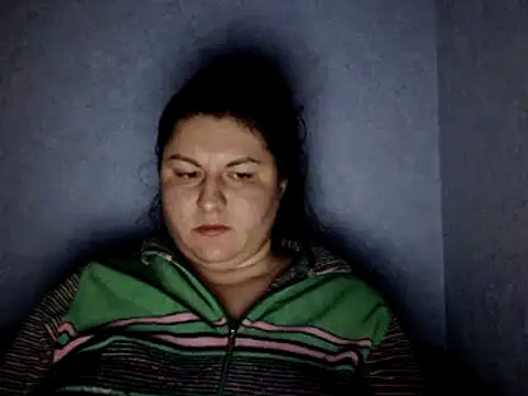 Snapshot of KiraSwee chatting on 12/15/24, 06:59 KiraSwee online show from 12/15/24, 06:59