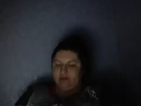 Snapshot of KiraSwee chatting on 03/04/25, 08:16 KiraSwee online show from 03/04/25, 08:16