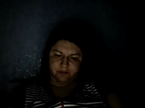 Snapshot of KiraSwee chatting on 03/11/25, 09:37 KiraSwee online show from 03/11/25, 09:37