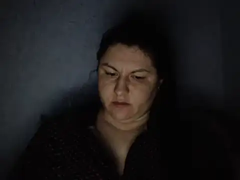 Snapshot of KiraSwee chatting on 10/03/25, 06:27 KiraSwee online show from 10/03/25, 06:27