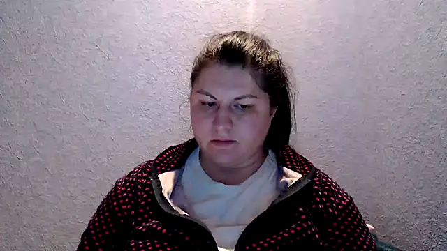 Snapshot of KiraSwee chatting on 10/23/25, 05:23 KiraSwee online show from 10/23/25, 05:23