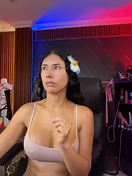 XiaQueen online show from 02/14/26, 11:40